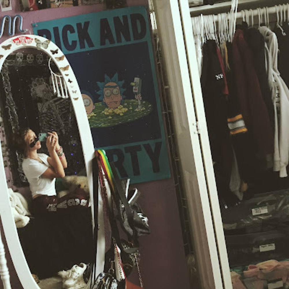 Meet your Posher, Maya